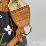 Louis Vuitton Pochette Accessoires naisille, käytetty
