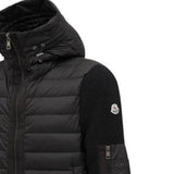 Moncler MAGLIONE TRICOT Häre-Stréckwest mat Kaputz an Daunefëllung – Schwaarz